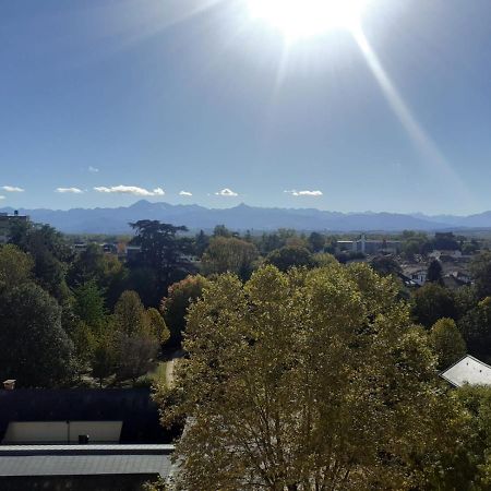 Cap Sud - 53M2- Vue Pyrenees- Hypercentre-Parking -Wifi Fibre Appartement Tarbes Buitenkant foto