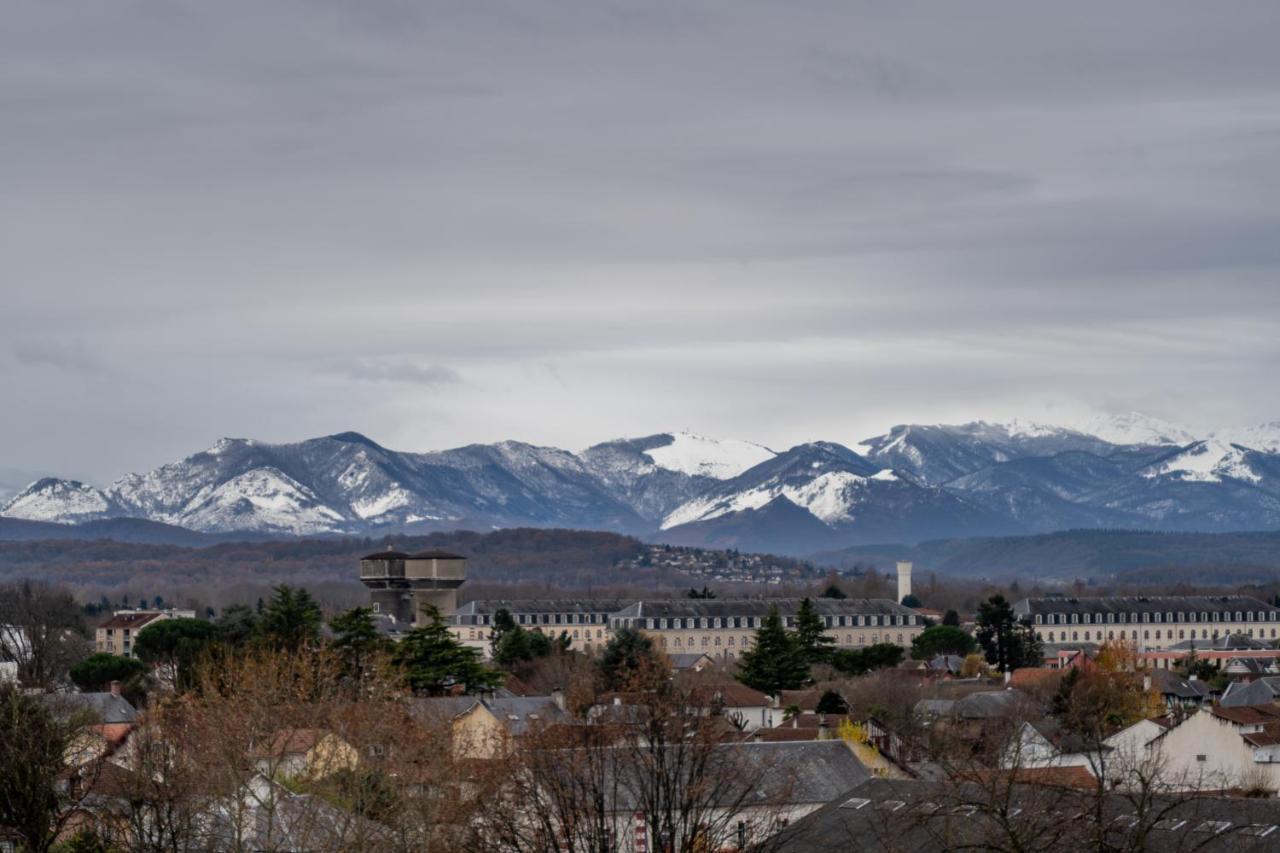 Cap Sud - 53M2- Vue Pyrenees- Hypercentre-Parking -Wifi Fibre Appartement Tarbes Buitenkant foto